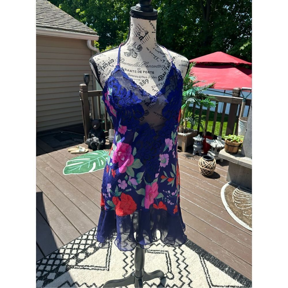 Victoria, secrets beautiful vibrant color, Cami and Lace nighty size lg